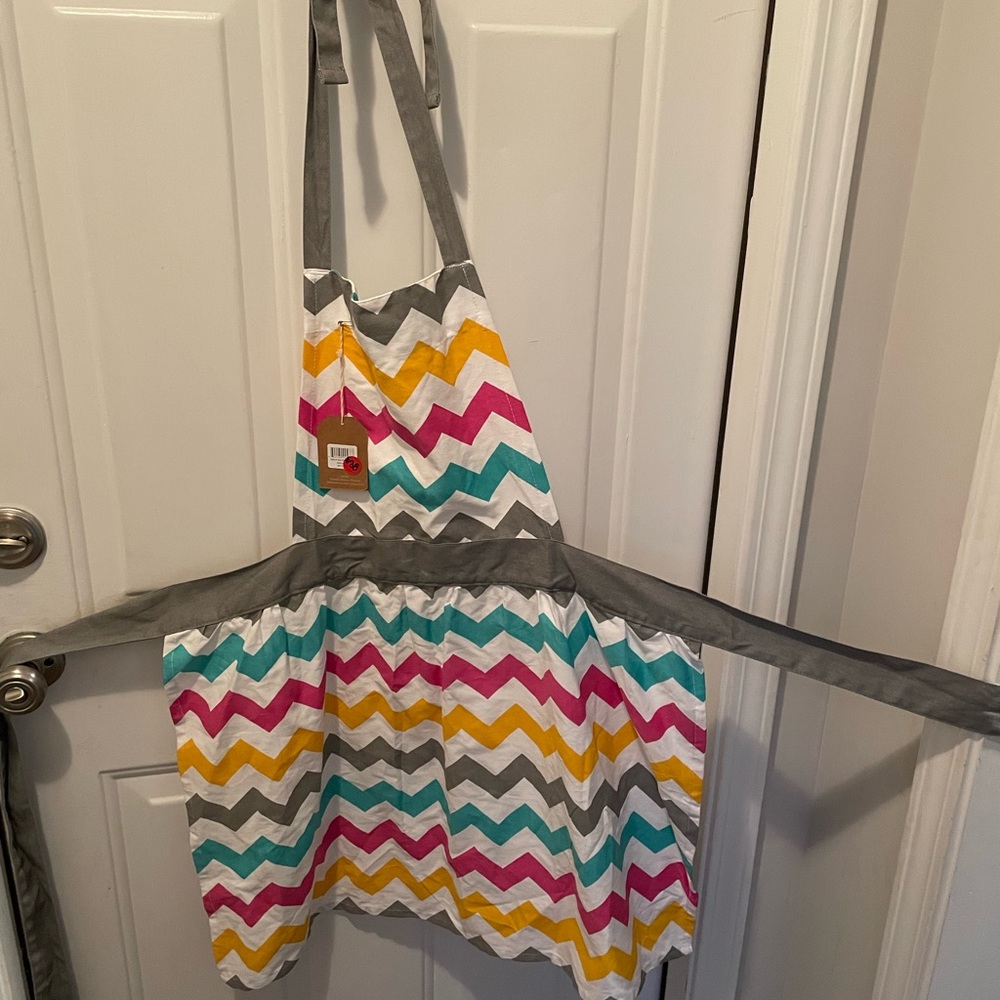NWT Whim Eclectic Kitchen Couture Colorful Chevron Striped Apron NEW